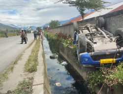 Anak SMP Bawa Kendaraan Strada di Kota Wamena, Jungkir Balik Lewat Parit