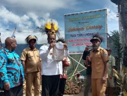 Bupati Yahukimo Resmikan Lapangan Terbang Banga di Distrik Soloikma