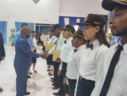 Bupati RHP Serahkan SK dan Gaji Kepada 277 CPNS di Momen HUT Mamteng ke 14