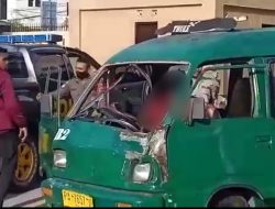Lagi Istirahat, Sopir Angkot Dikeroyok OTK Di Pantai Base-G