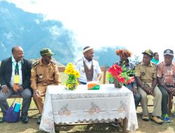 Kunjungan ke Distrik Hogio, Esau Miram : Gereja Butuh Figur Pemimpin Yang Rela Berkorban