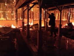 Kantor Sekretariat DPRD Kabupaten Dogiyai Terbakar