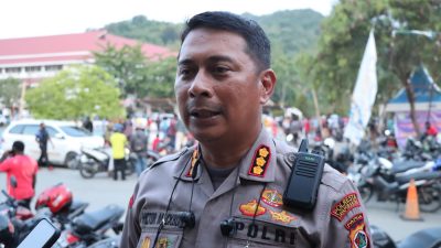 Polisi Kawal Aksi Massa Simpatisan Gubernur Papua Ke Mako Brimob