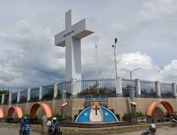 Sekda Harap Warga Jayawijaya Rawat Taman Tugu Salib