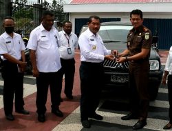 Kejaksaan Serahkan Aset Kendaraan Milik Pemda Jayawijaya
