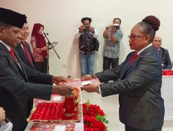 Penjabat Gubernur Provinsi–PP Serahkan SK Kepada 12 Pejabat Tinggi Pratama