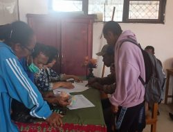 81 Siswa SMPN 1 Wamena Terima Bantuan PIP