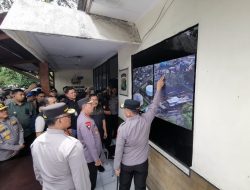 Kapolri Tinjau Lokasi Kebakaran Depo Pertamina Plumpang Jakarta 