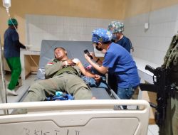 Jalan Trans Nabire-Enarotali di Palang masyarakat, Polisi Dilempari Batu