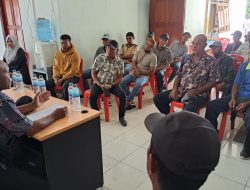 Kanit Binmas Polsek KPL Jayapura Gelar Diskusi Santai Bersama TKBM Lewat Para-para Numbay