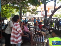 Kasat Lantas Polresta Bersama Komunitas Supir Angkot Diskusi di Para-para Numbay