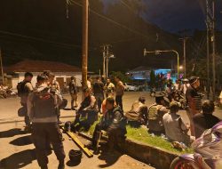 Polisi Mau Tangkap Pencuri, Sekelompok Pemuda Malah Melawan Polisi