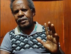 Pegiat HAM Theo Hesegem Klarifikasi Pernyataan Bupati Yahukimo Didimus Yahuli Terkait Aktivitas Pendidikan di Kurima