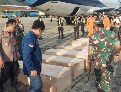 Tim DVI Polda Papua Identifikasi Jenazah Korban Jatuhnya Pesawat Sam Air PK – SMW