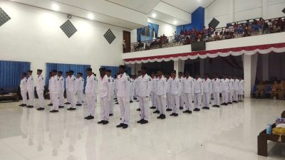 Plt Bupati Mamberamo Tengah Kukuhkan 75 Anggota Paskibra