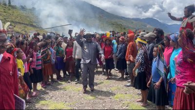 Kunjungi Distrik Mugi, Bupati Nilai Wesangma Patut Menjadi Desa Teladan