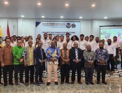 Bupati Lepas Puluhan Tenaga Guru Kontrak Angkatan Terakhir Program Yahukimo Cerdas