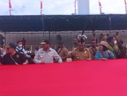 Sambut HUT RI, 5.500 Orang Bentangkan 2023 Meter Bendera Merah Putih di Papua Pegunungan
