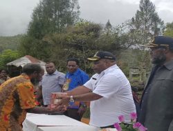 Pemda Yahukimo Bantu Pembangunan Gedung Gereja di Yogosem dan Kiroma