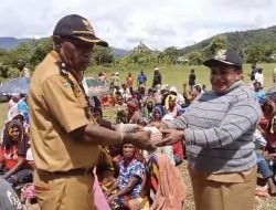 Warga Lima Kampung Distrik Kobakma Antusias Terima Dana BLT
