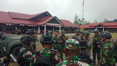 Satgas Ops Damai Cartenz Berikan Jaminan Keamanan Pelantikan Pejabat Eselon di Pegunungan Bintang
