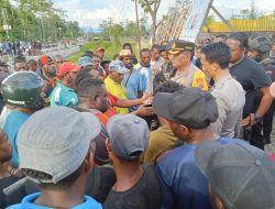 Massa Pendukung Caleg Serang Kantor KPU Kabupaten Yahukimo