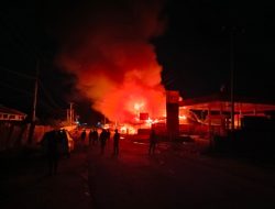 KKB Paniai Bakar Kios, SD dan SMP di Kepas Kopo