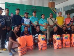 Koramil 1709-01/Serui Ikuti Kampanye Keselamatan Pelayaran Dan Bersih Pantai UPP Kelas II Serui