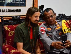 Upaya Pendekatan Persuasif Berhasil: Pilot Philip Dibebaskan Setelah 1,5 Tahun Disandera