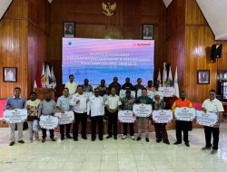 Pemerintah Provinsi Papua Tengah Serahkan Dana Hibah untuk Pembangunan Sarana Keagamaan