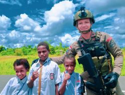 Satgas Damai Cartenz-2025 Bangun Kedekatan dengan Anak Sekolah di Nduga: Wujudkan Papua yang Aman dan Harmonis