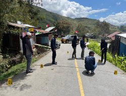 Polisi Gelar Olah TKP Penembakan Brigpol Ronal M. Enok di Puncak Jaya