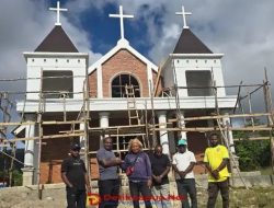 Progres Capai 70%, Ketua Panitia Tinjau Pembangunan Gereja Katolik St. Yusup di Kobakma
