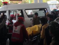 Satgas Damai Cartenz Evakuasi Jenazah Tukang Ojek Korban Penembakan di Puncak Jaya