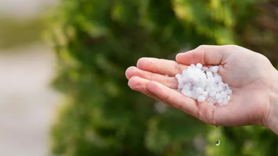 Fenomena Langka Hujan Es Gegerkan Wamena: BMKG Ungkap Peran Awan Cumulonimbus dan Potensi Cuaca Ekstrem Peralihan Musim