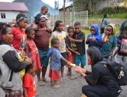 Strategi Humanis Berkelanjutan: Satgas Operasi Damai Cartenz Kuatkan Kepercayaan Warga Sinak Lewat Kebersamaan