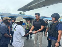 Satu Koin untuk Harapan: Solidaritas Warga Korowai dan Janji Satgas Damai Cartenz Jaga Langit Papua