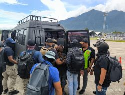 Daftar Kejahatan Terungkap: Satgas Damai Cartenz Geser 3 Pentolan KKB Yahukimo ke Polda Papua