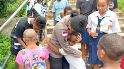 Hapus Trauma Pasca-Kebakaran: Satgas Damai Cartenz Rangkul Anak-Anak Panti Asuhan di Jayapura