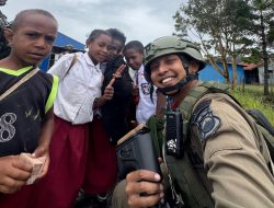 Senyum di Pegunungan Bintang: Saat Satgas Damai Cartenz Membawa Kehangatan ke Kampung Kabiding