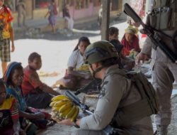 Sentuhan Humanis di Sinak: Satgas Damai Cartenz 2026 Jalin Kedekatan Lewat Patroli Dialogis