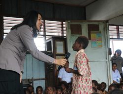 Wujudkan Papua Damai: Satgas Damai Cartenz 2026 Tebar Inspirasi di SD Negeri Pomako 1 Mimika