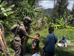 Wujudkan Papua Damai, Satgas Ops Damai Cartenz 2026 Perkuat Ikatan Emosional Lewat Patroli Humanis di Sinak