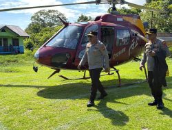 Sentuhan Humanis Brigjen Jermias Rontini: Sambangi Pedalaman Wapoga, Bawa Bantuan dan Pesan Damai