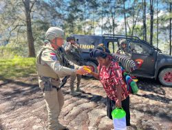 Senyum dari Puncak Papua: Sisi Humanis Patroli Dialogis Satgas Damai Cartenz di Ilaga