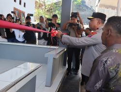 Kado Indah Hari Bhayangkara ke-80: Kapolda Papua Tengah Resmikan Rumah Baru Yulius Danomira, Gubuk Reyot Kini Jadi Hunian Nyaman