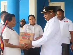 Dukung Ekonomi Lokal, Pemkab Mamberamo Tengah Kucurkan Bantuan Sembako bagi 200 Pelaku Usaha OAP