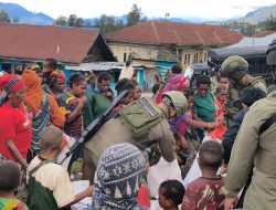 Ringankan Beban Warga Terdampak Konflik, Satgas Damai Cartenz 2026 Antar Bantuan Presiden Subianto Hingga Gelar Trauma Healing
