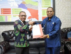Sinergi Perkuat Regulasi Daerah, Pemkab dan DPRK Mamberamo Tengah Resmi Gandeng Kemenkumham Papua