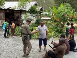 Sentuhan Humanis Satgas Damai Cartenz: Menyapa Warga, Menjaga Kamtibmas di Distrik Muara Puncak Jaya